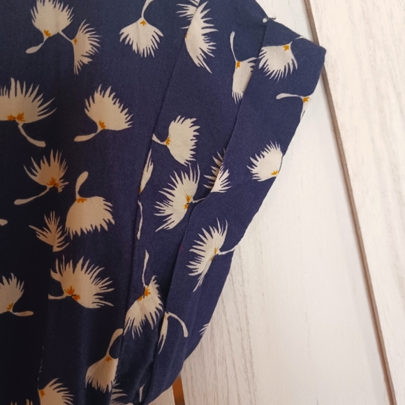 FINAL SALE! Old Navy Blue & White Dandelion Print Jumpsuit - S - Picture 7 of 11